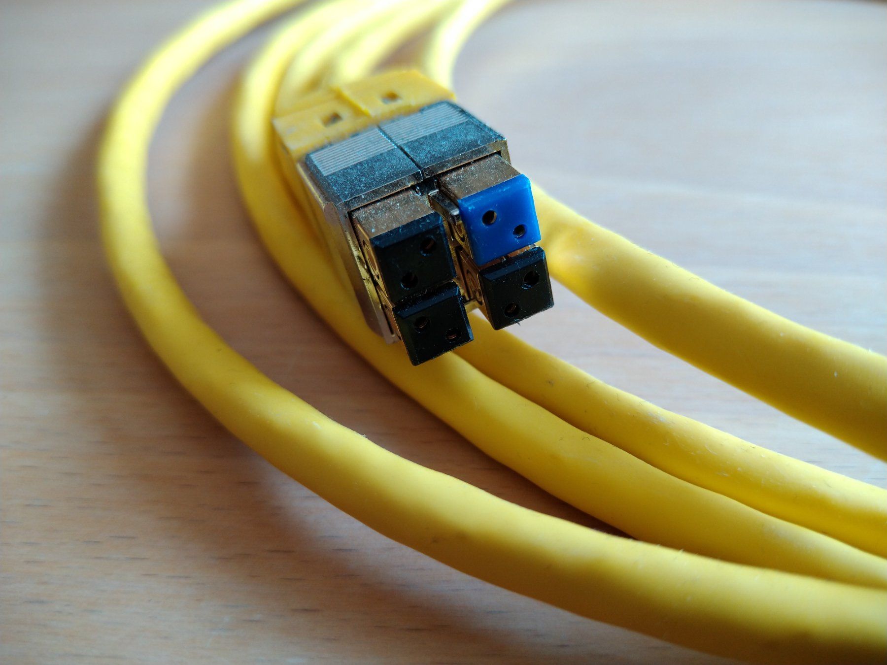 BKS Cavi: BKS Homenet Gigabit Ethernet Patchkabel 3 m lang, gelb – Usato da Winznau venduto da Cassjopaya 1