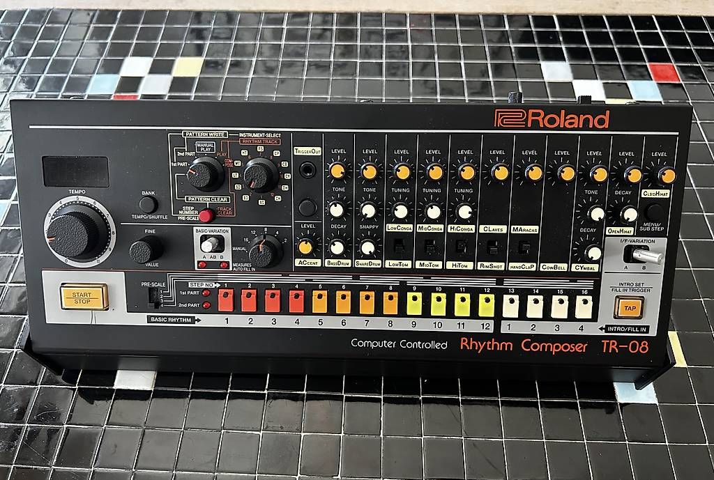 Roland Strumenti musicali: Roland Boutique TR-08 – Usato da Zürich venduto da Emilio_1