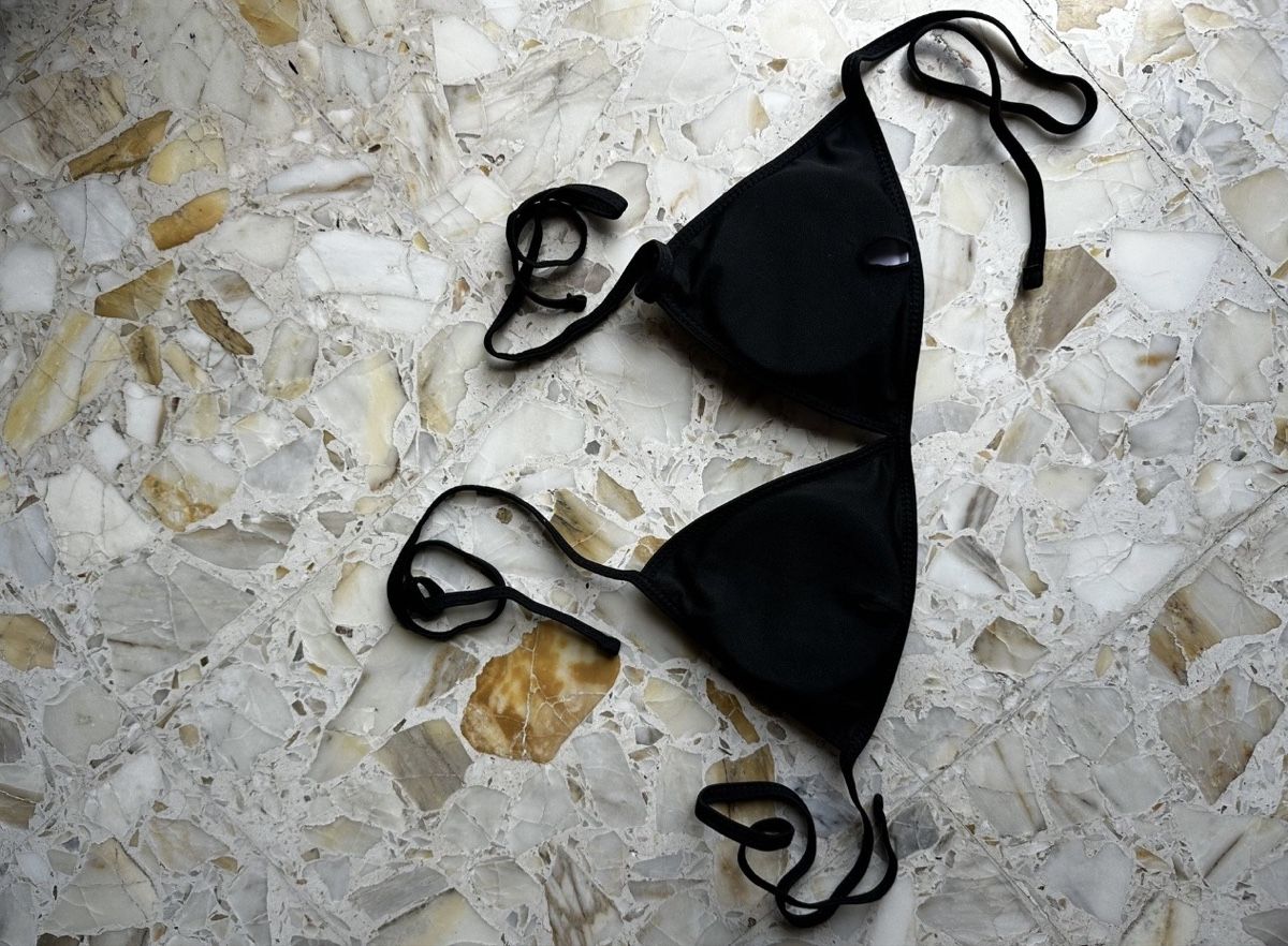 Fendi Costumi da bagno & Bikini: FENDI Monogram Bikini set- Size M - new with tag – Nuovo e nell'imballaggio originale da Thonex venduto da Lux_brands01 4