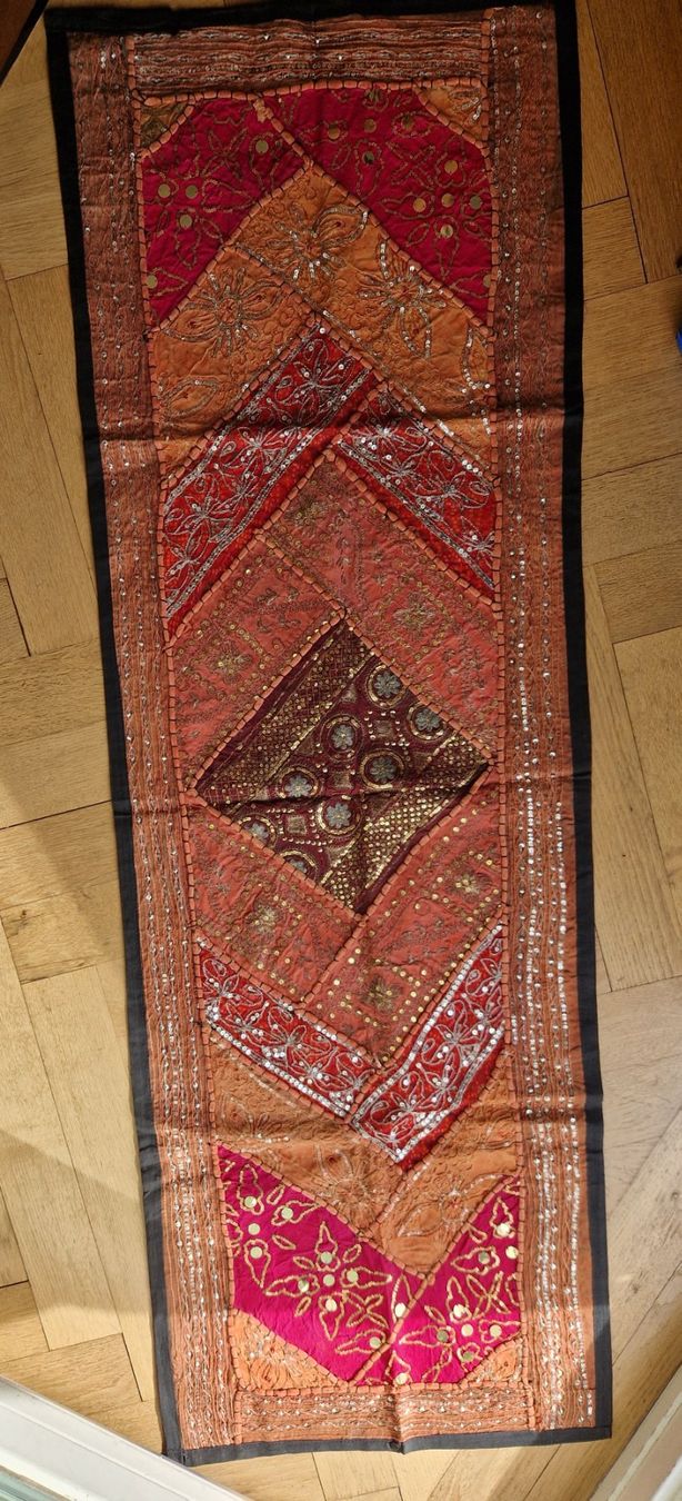 Tessuti: Tischläufer / Indischer Patchwork Handbestickt mit Pailetten – Usato da Küsnacht ZH venduto da 2011_