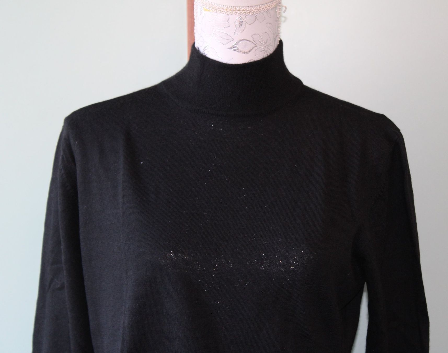 Globus Pullover & Sweatshirts: Pullover von *ESSENTIAL Globus* – Gebraucht aus Schaan von antikes_und_kurioses 1