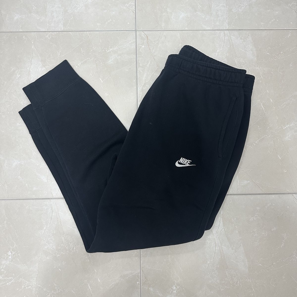 Nike Hosen: Nike Jogginghose schwarz Grösse L – Gebraucht aus Frenkendorf von a_1999