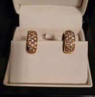 Boucles d'oreilles or jaune 18 K avec diamants de 1 carat.