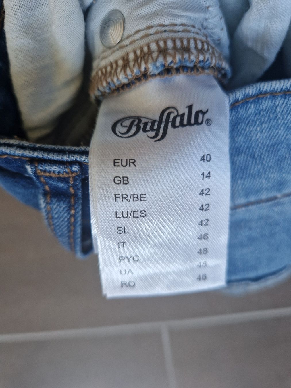 Jeans: Buffalo Jeans Shorts 40 – Usato da Lichtensteig venduto da Cocabana_16 3