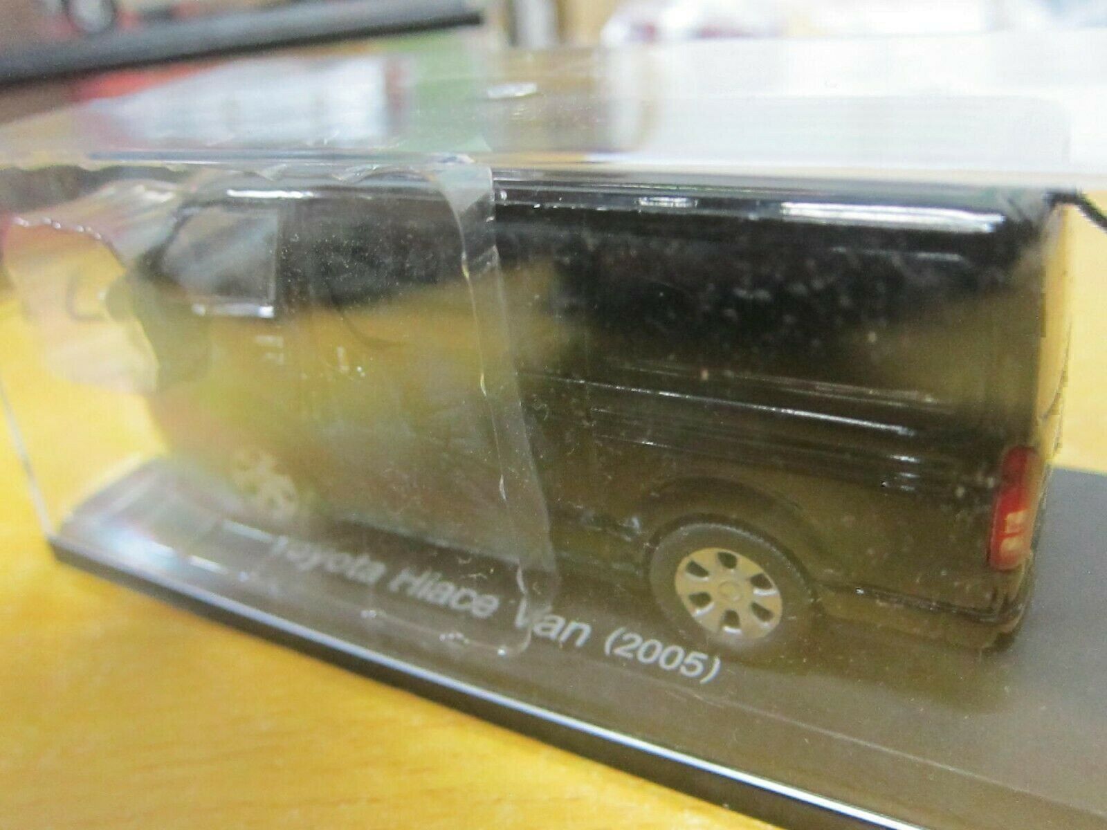 Modellautos: Toyota Hiace Van seit 2004 schwarz – Neu und originalverpackt aus Gerlafingen von espero88 9
