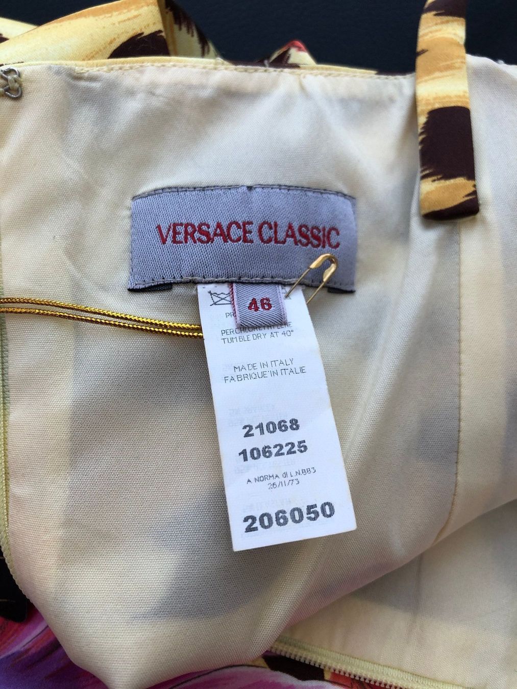 Versace Vestiti: Exklusives Versace Classic Kleid – Usato da Zürich venduto da Naebeli 9