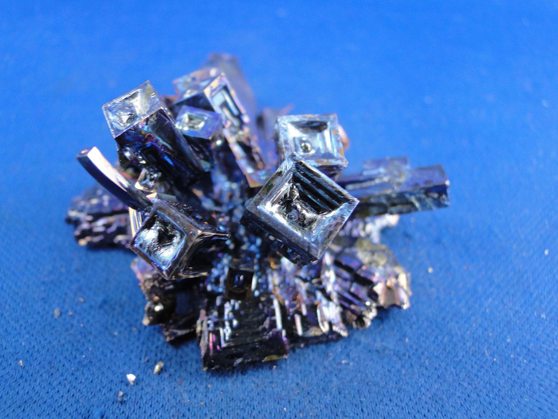 Minerali & Pietre curative: Bismuth – Usato da Schinznach Bad venduto da Demerald 4
