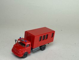 Wiking Mercedes 1413 Feuerwehr Absetzcontainer