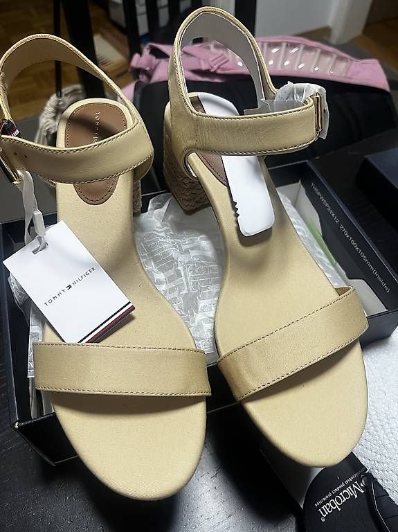 Scarpe da donna: Sandales tommy T42 – Nuovo e nell'imballaggio originale da Pully venduto da yaa_rm7x 1