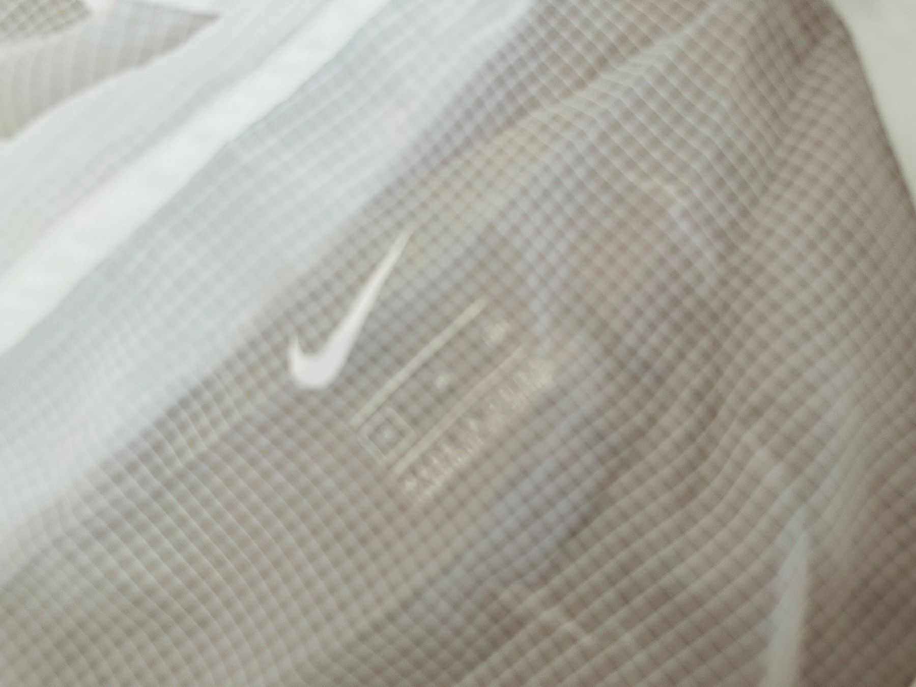 Nike Tops: Nike top mit kapuze – Gebraucht aus Bern von howi72 3