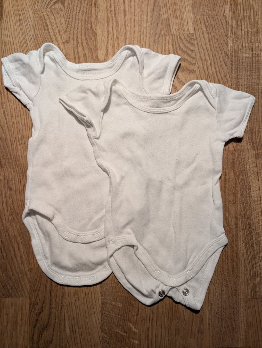 Lotti & Set di vestiti: Kurzarmbody Set Gr 50/56 – Usato da Bonstetten venduto da marmot08 2
