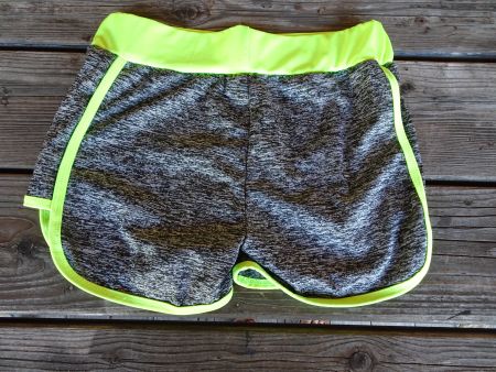 Sport Shorts / Sporthose grau-gelb Gr. XS - 230930