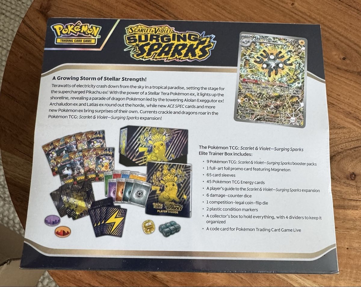 Pokémon Carte collezionabili: Pokémon Surging Sparks Elite Trainerbox – Nuovo e nell'imballaggio originale da Bassersdorf venduto da PokeDude 2