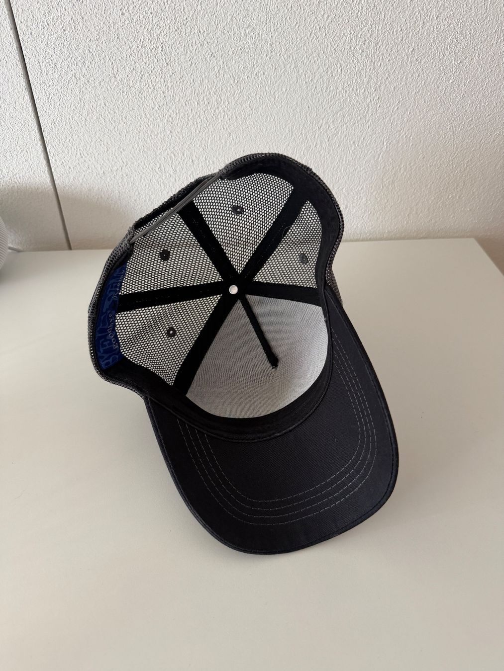 Chapeaux, bonnets & casquettes: Bye Jeremy Black Redo Trucker Hat – Neuf (Voir description) à Dübendorf par cendre 2