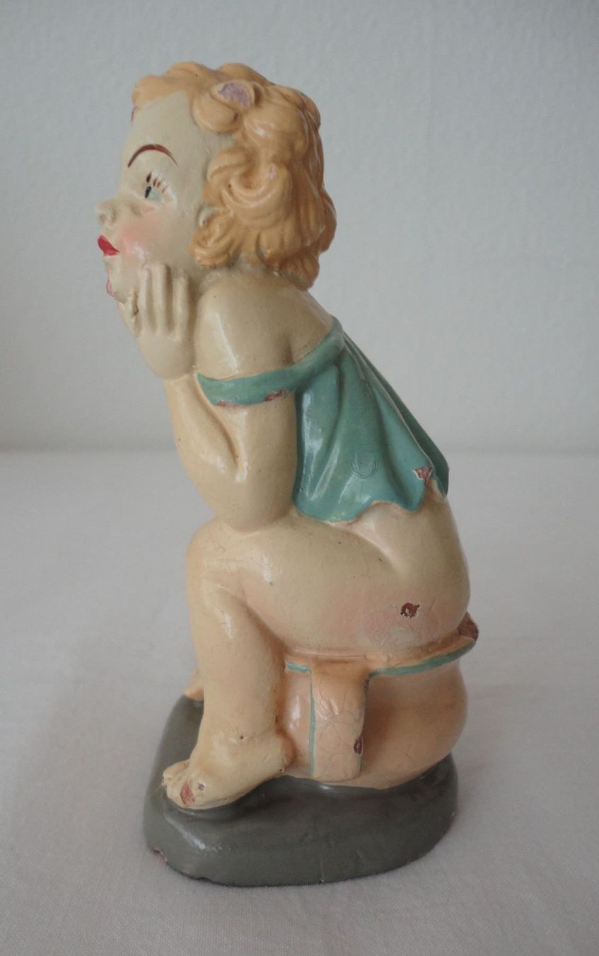 Figuren: Keramik-Figur Kleinkind auf "Töpfchen" – Gebraucht aus zürich von parts5060 1
