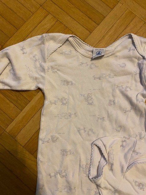 Lotti & Set di vestiti: Kleiderpaket Bodys Grösse 86 – Usato da Emmen venduto da Aribini 1