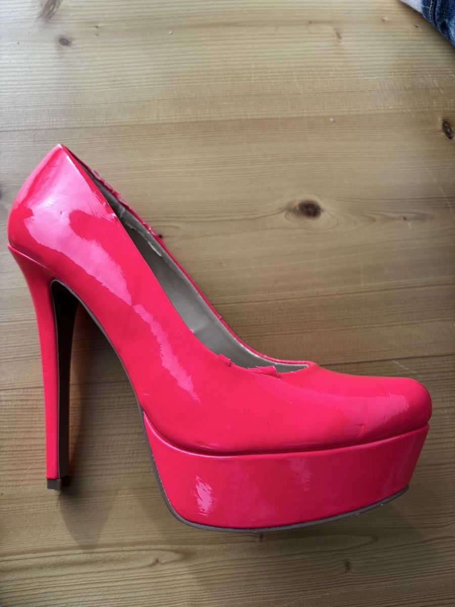Damenschuhe: Escarpins vernis rose flashy, taille 38-39 – Gebraucht aus Sion von tchana77 2