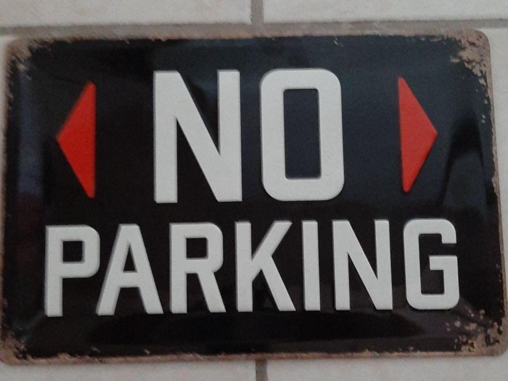 Schilder: NO/PARKING Blechschild. 30×20 cm – Gebraucht aus Buchs AG von Cuescu