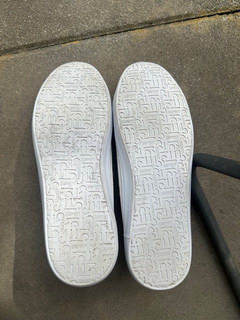 Esprit Scarpe da donna: Esprit Leder-Sneaker, gr38 – Nuovo (secondo la descrizione) da Wolfhausen venduto da kopeka 3