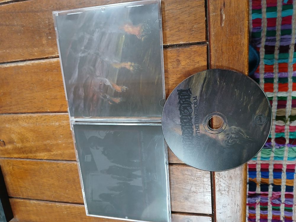 CD: malthusian - below... – Usato da St-Cergue venduto da VeganWarrior