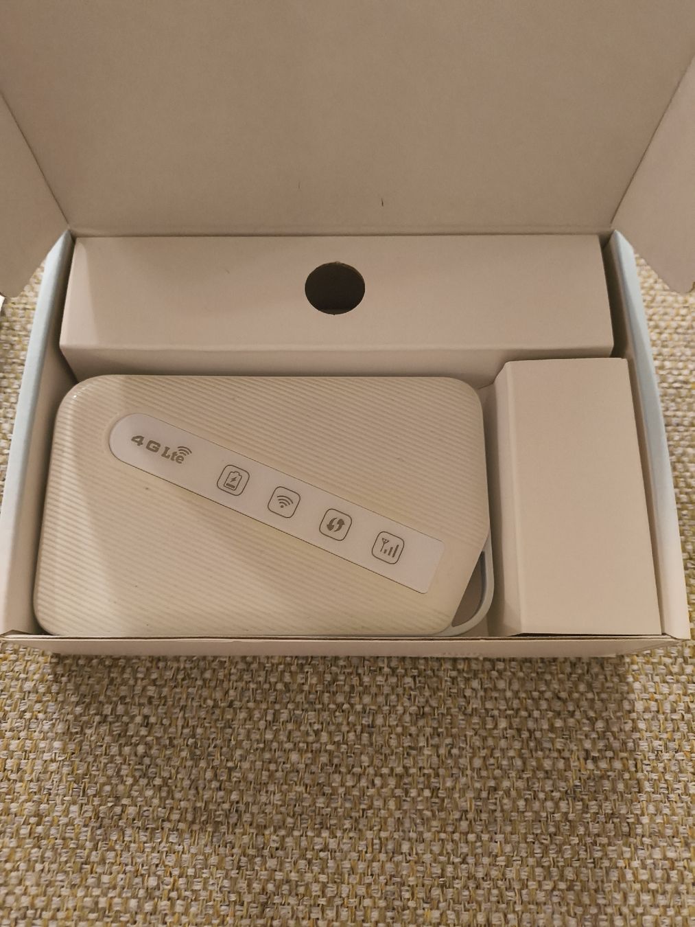 Dlink Modem & Router: Mobiler Hotspot D-Link 4G LTE AX300 – Usato da Sattel venduto da Orso33 1