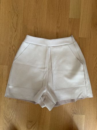 Zara Shorts hellbeige Grösse S 