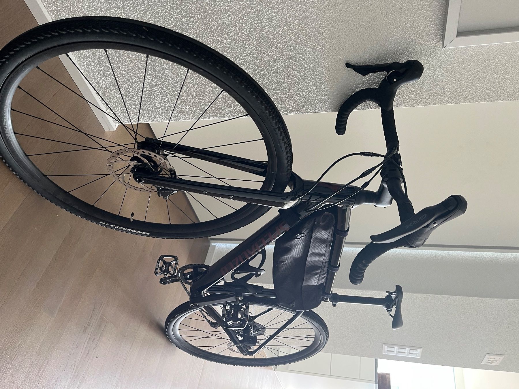 Specialized Velos: Verkauf meines Specialized Diverge Comp E5 – Gebraucht aus Einsiedeln von  2