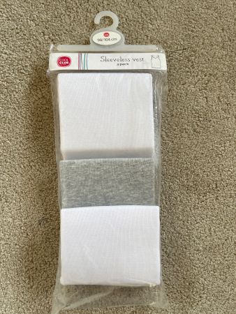 Lot de 3 débardeurs nouveau 98/104cm