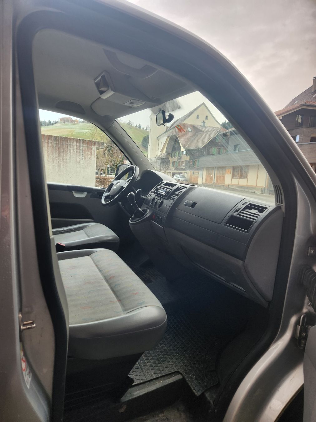VW Autos: VW T5 Transporter, Silber – Gebraucht aus Luthern von Rous03 1