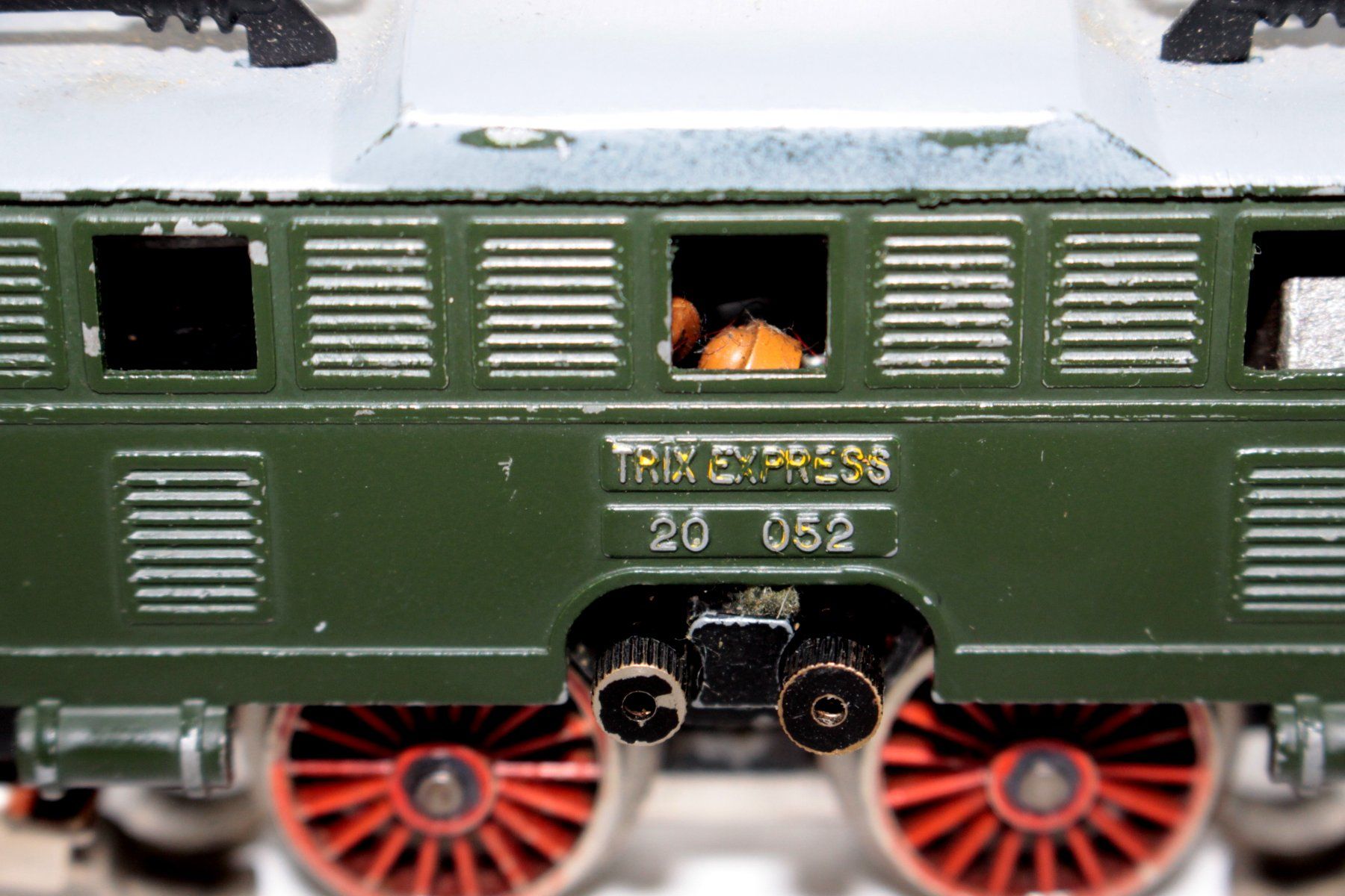 Trix Modelleisenbahnen: H0 / TRIX EXPRESS LOKOMOTIVE 20 052 – Gebraucht aus Allschwil von  2