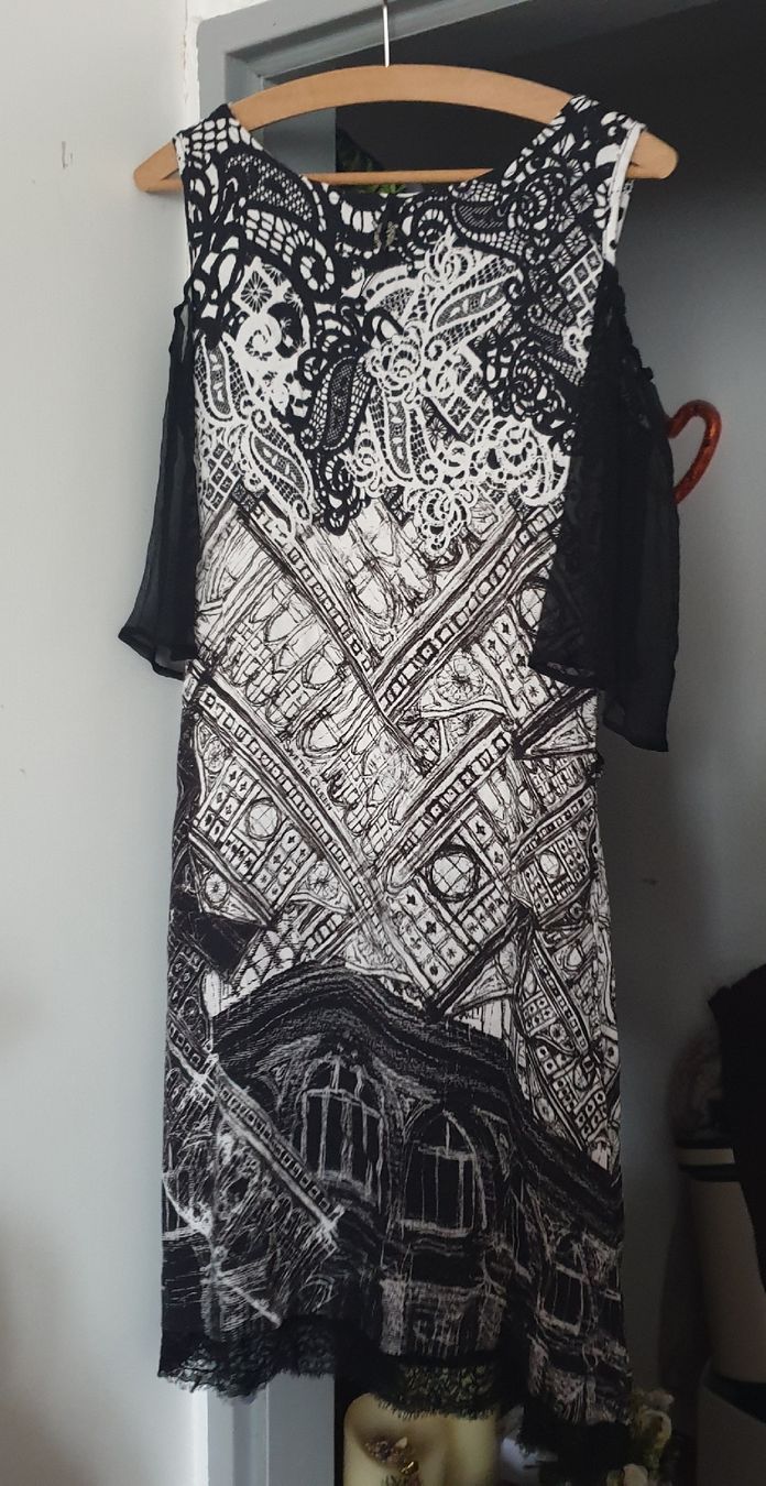 Kleider: Save the Queen Kleid Gr. L – Neu (gemäss Beschreibung) aus Frenkendorf von Moon111