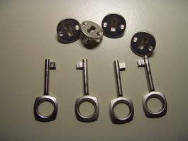4 SCHLÜSSEL ZU TERZA VIERKANT 7 X 7 MM