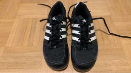 Adidas Hallenschuhe schwarz weiss