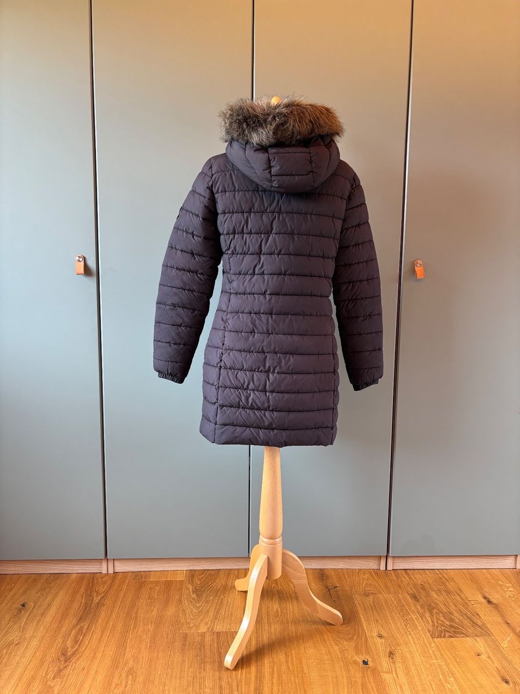 Superdry Mäntel: Wintermantel Damen schwarz mit Kapuze – Gebraucht aus Davos Dorf von maela_17 2