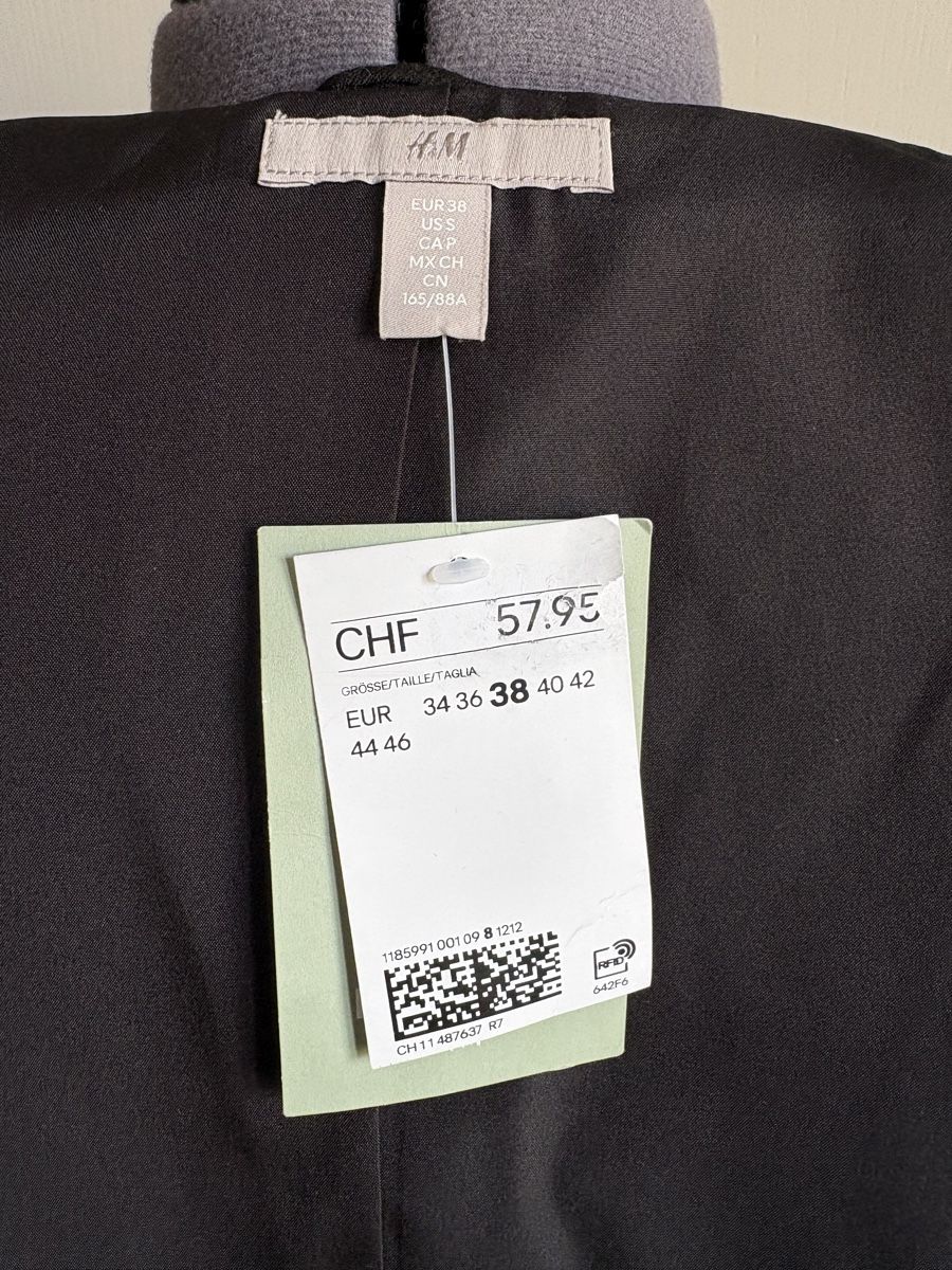 H&M Giacche: Damen Blazer schwarz H&M 38 – Nuovo (secondo la descrizione) da Oensingen venduto da Chicotus 3