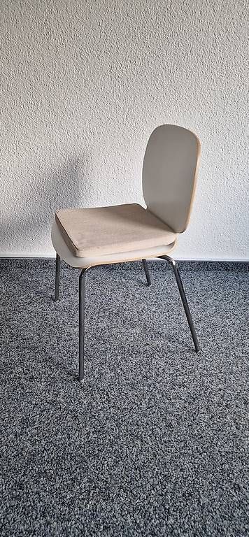 Sedie: 4 Stühle mit Kissen – Usato da Luzern venduto da skula