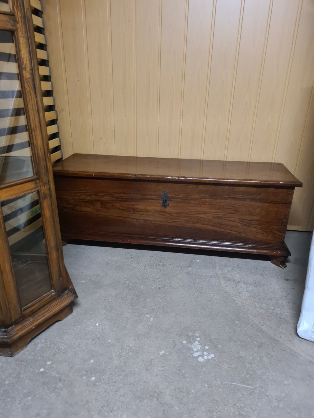 Truhen: Bahut coffre male ancienne – Gebraucht aus Monthey von 187-zeroo 8
