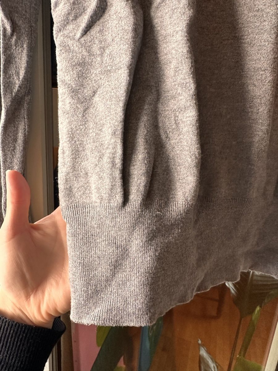 Zara Pullover & Sweatshirts: Grauer Pulli eng mit goldenen Knöpfen – Gebraucht aus Zürich von BettinaMarie2308 2