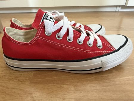 Rote Converse All Stars Gr. 37  Neu ungetragen 