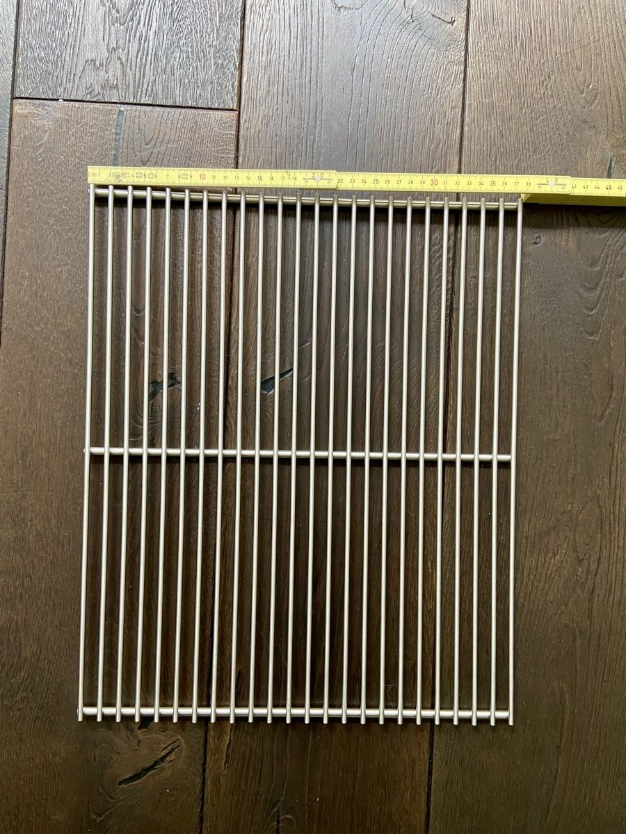 Griglie: NEUE 2 massive Grillrost an Selbstabholer – Nuovo e nell'imballaggio originale da Pratteln venduto da Arthband 1
