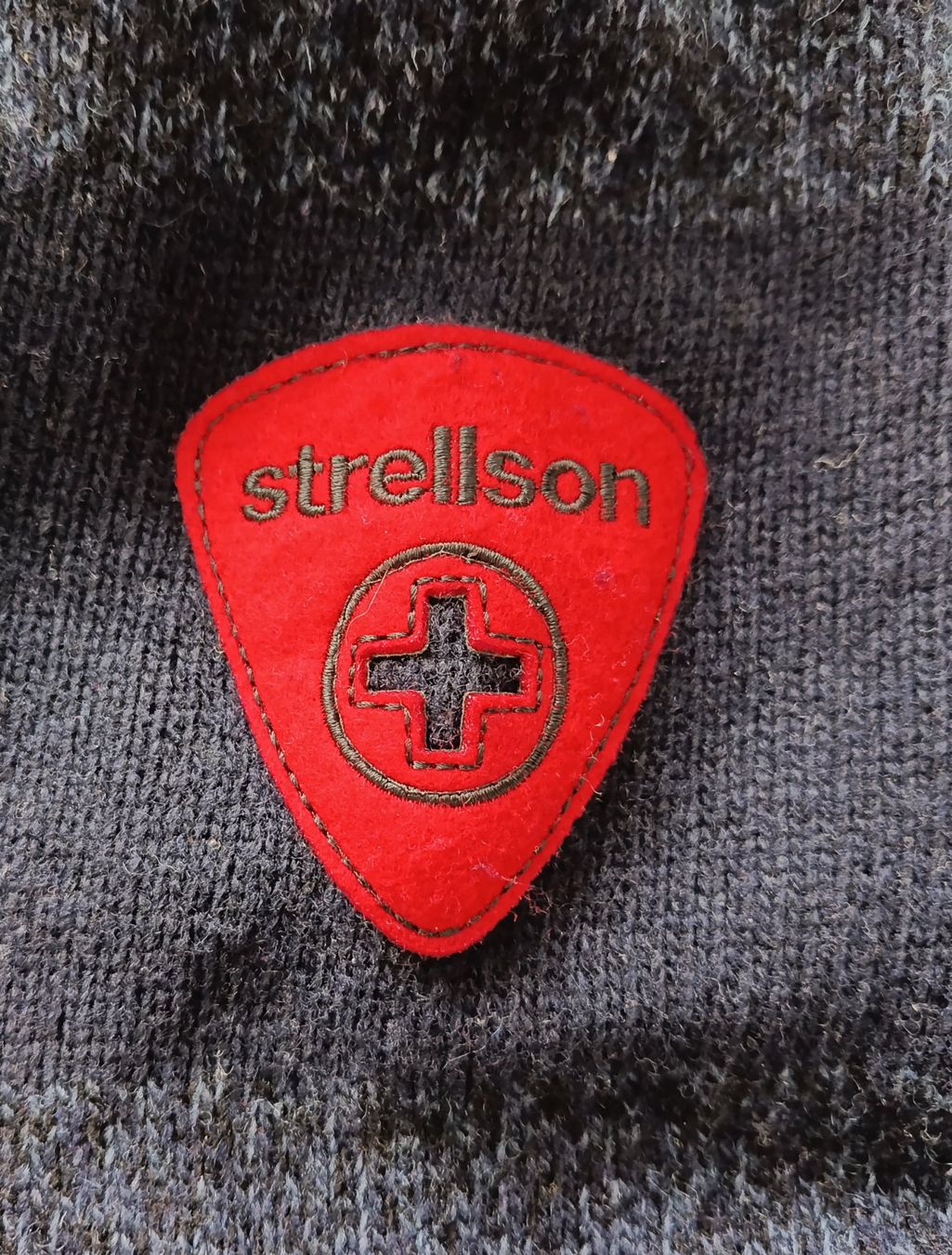 Maglioni & Felpe: Herren Pullover Strellson dunkelblau mit Reissverschluss – Usato da Lichtensteig venduto da Hai36ch