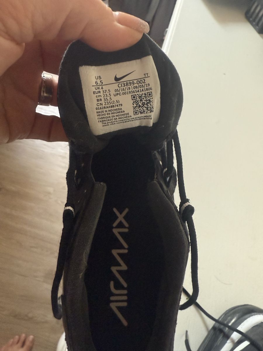 Nike Scarpe da uomo: Nike air max 270 React Turnschuhe – Usato da Kirchdorf BE venduto da omegatoc 1