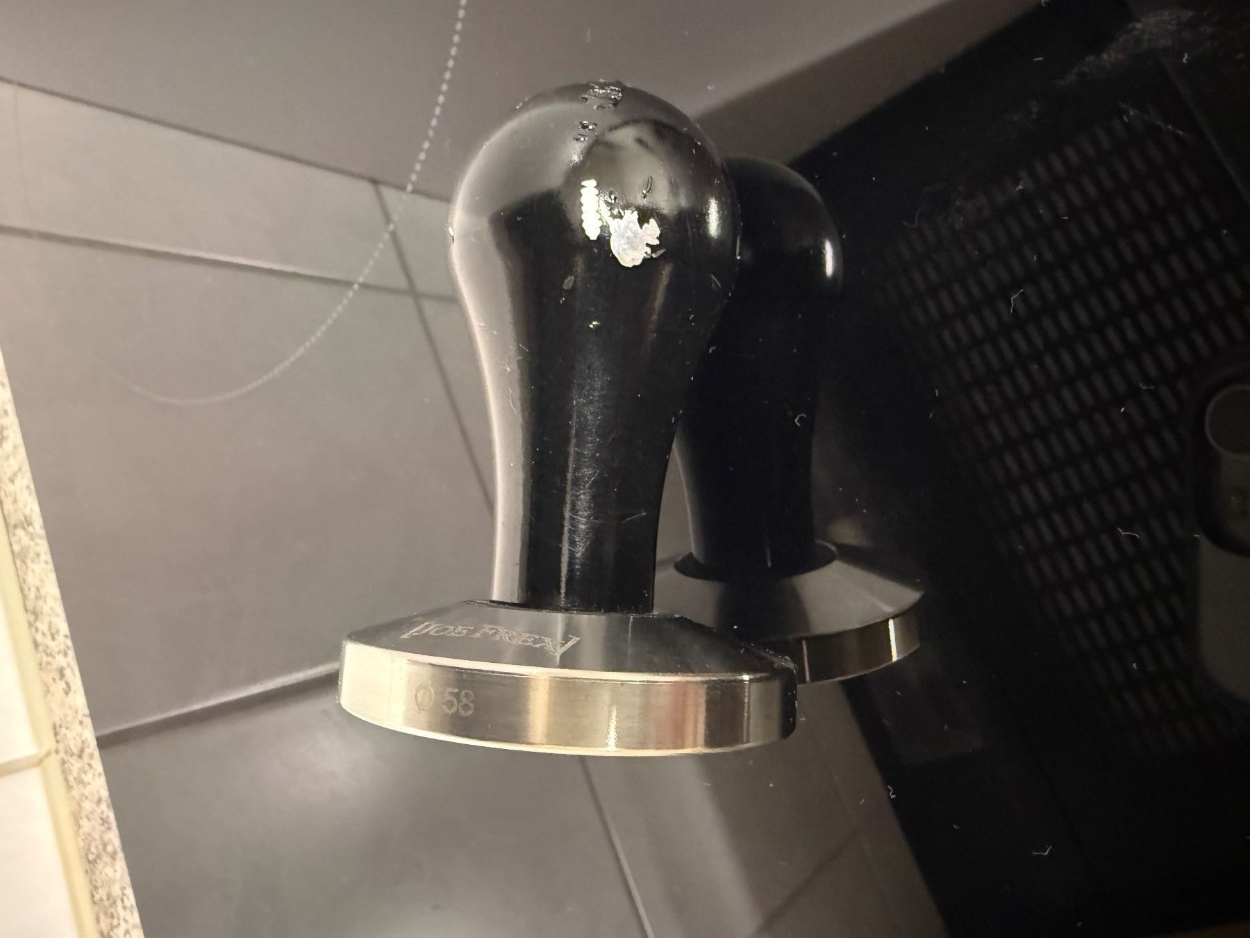 Kaffeemaschinen & Espressomaschinen: JOE FREX TAMPER POP SCHWARZ TPS 58 – Neu und originalverpackt aus Wettingen von bar7 2