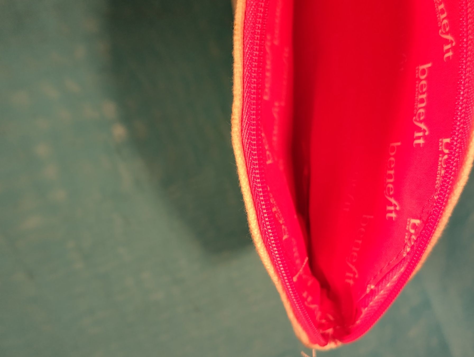 Custodie per cosmetici: Kosmetiktasche von benefit – Nuovo (secondo la descrizione) da Bellach venduto da JingleCherry 2