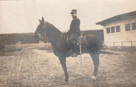 Offizier auf Pferd