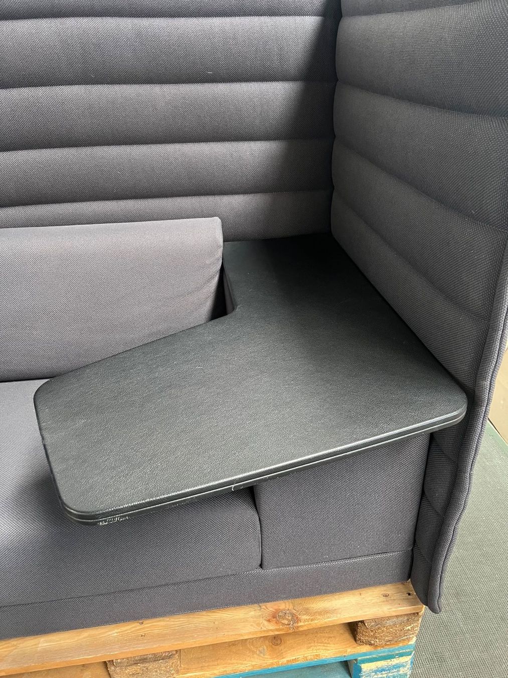 Vitra Sofas: 014 VITRA Alcove Work Highback Sofa – D'occasion à Wangen an der Aare par TBYN 3