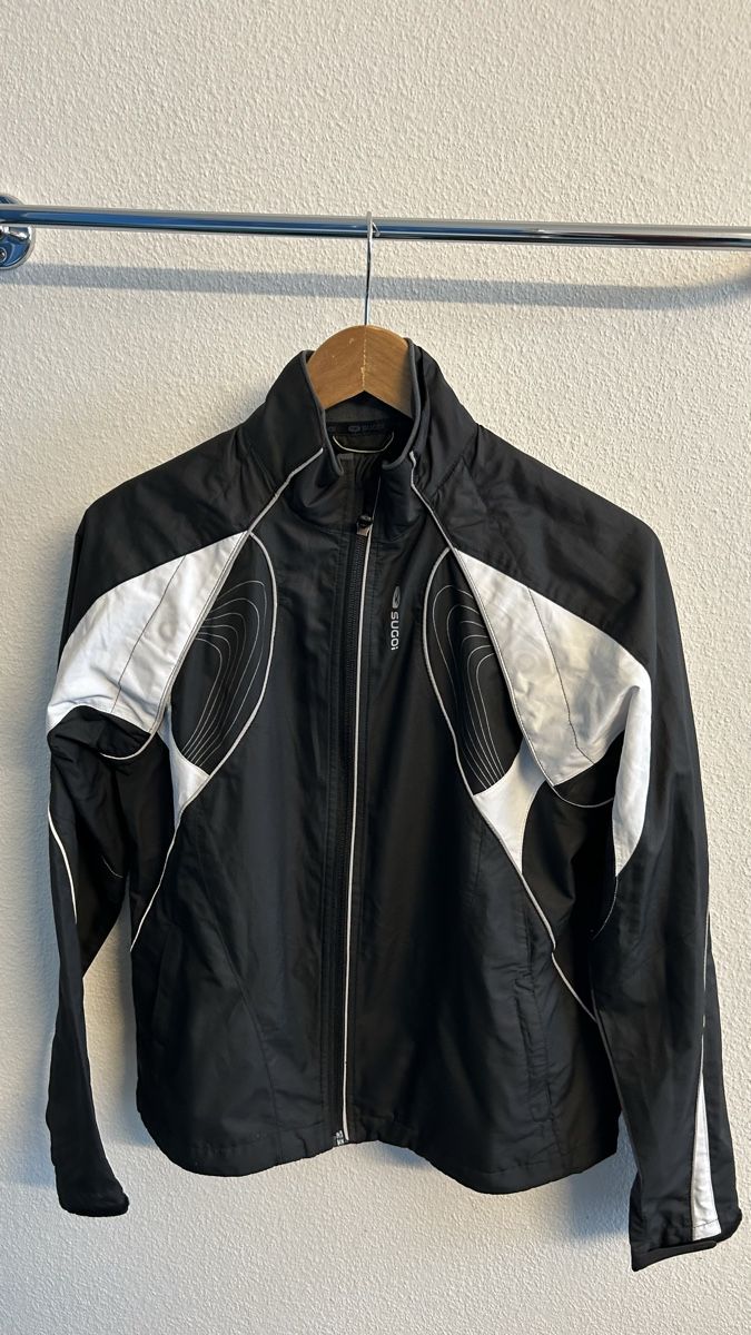 Jacken: Velo-Windjacke Gr. M Schwarz/Weiss – Gebraucht aus Winterthur von Tanja151274