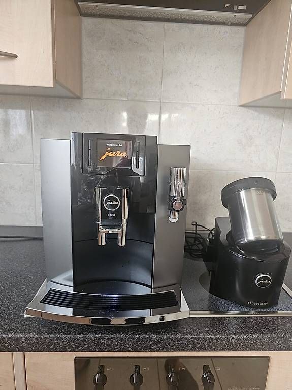 Kaffeemaschinen & Espressomaschinen: Jura E800 Kaffeevollautomat – Gebraucht aus Vilters von _BuGi_