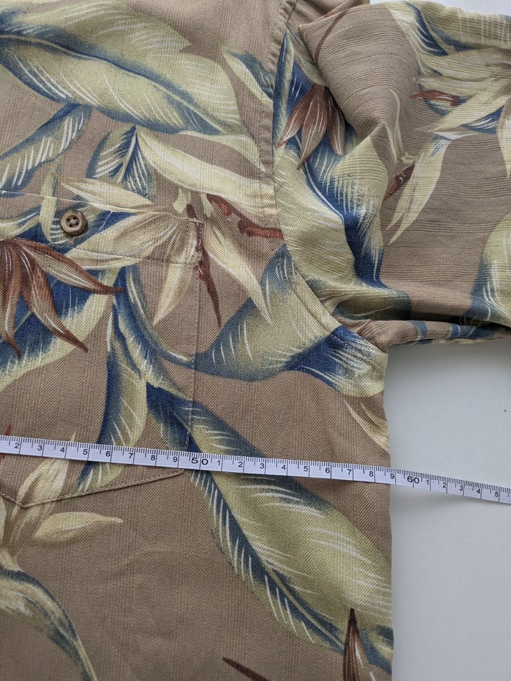 Camicie: Seidenhemd  KONA KAI Grösse L braun gemustert  – Usato da Rorschach venduto da joh_v2y2 2