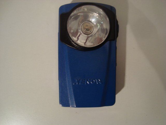 Lampade: Zwei Taschenlampen 4,5Volt – Usato da Zufikon venduto da wasser367 3